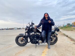 Women in Motorcycling: Beyond Stereotypes and Industry Myths