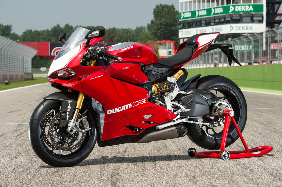 Ducati Panigale R Review: Race Homologation at Its Wildest