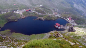 Scenic Roads and Pristine Lakes: Planning Relaxed Motorcycle Tours