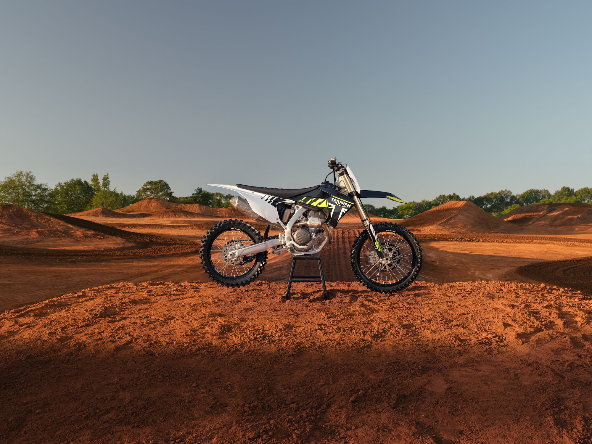 Triumph TF 250-X Motocross Bike: Hinckley Goes Full Dirt