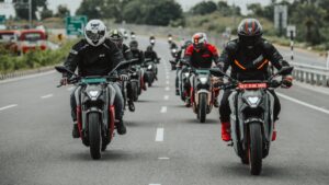 The Social Side of Riding: How Community Shapes the Motorcycle Life