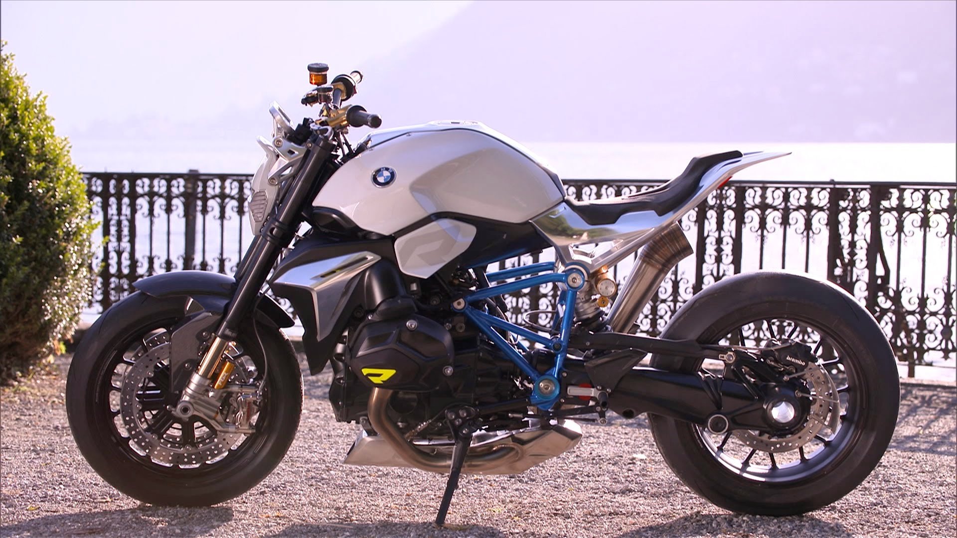 BMW R1200R Review: Roadster Performance With Boxer Character