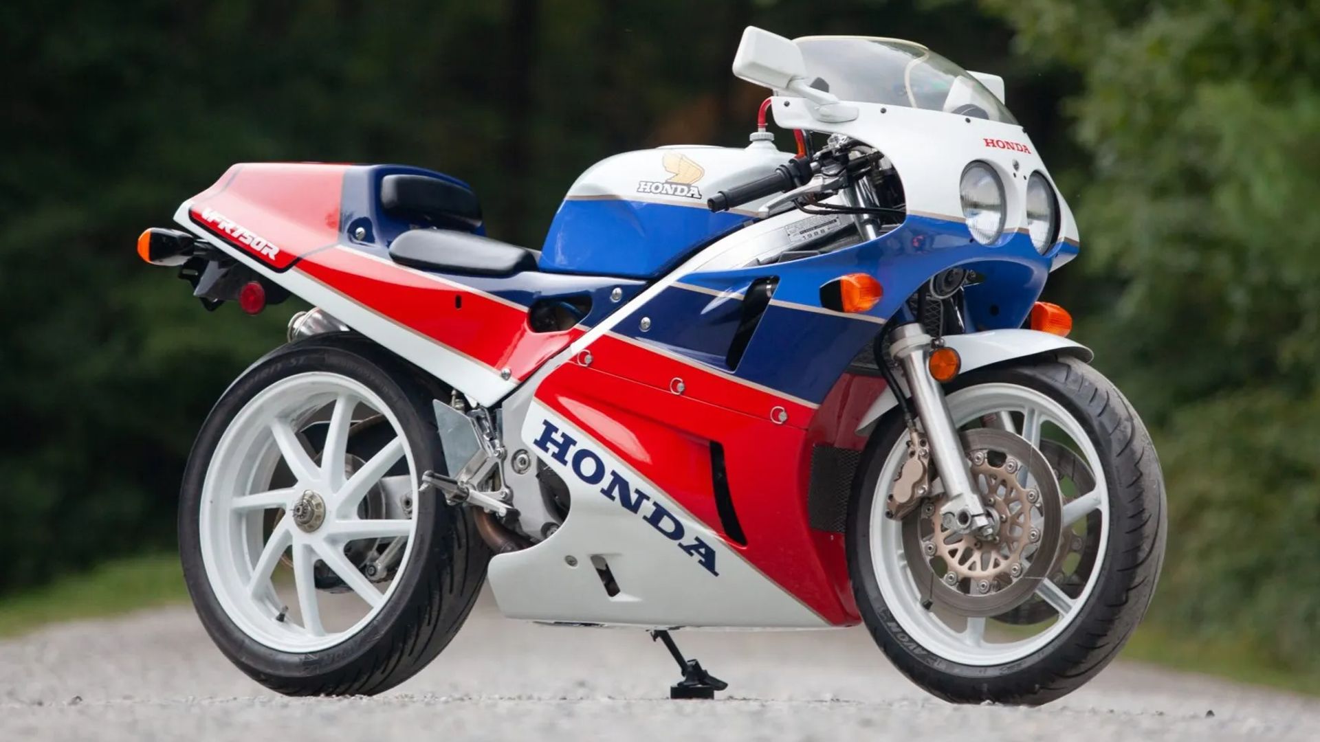 Superbike History: How Racing Shaped Modern Performance Bikes