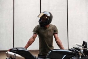 Managing Drag and Wind on Motorcycles: How Aerodynamics Affect Comfort