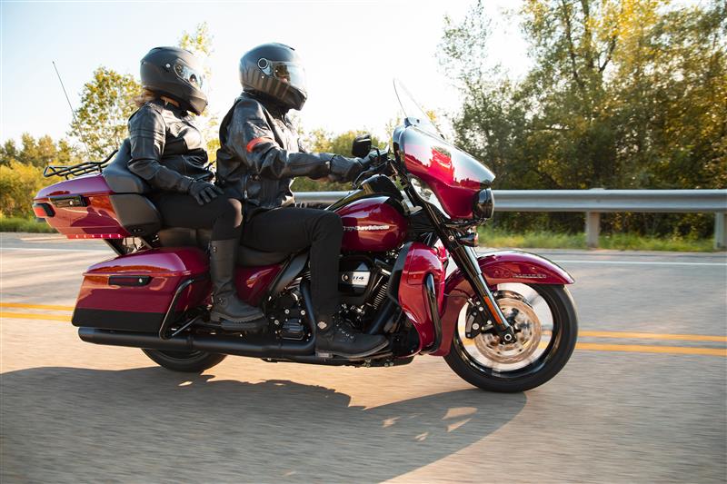 Globetrotting the Harley-Davidson Way: Touring the World on American Iron