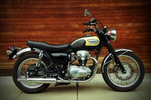 Beginner Motorcycle Guides Compared: Which Book Actually Helps?