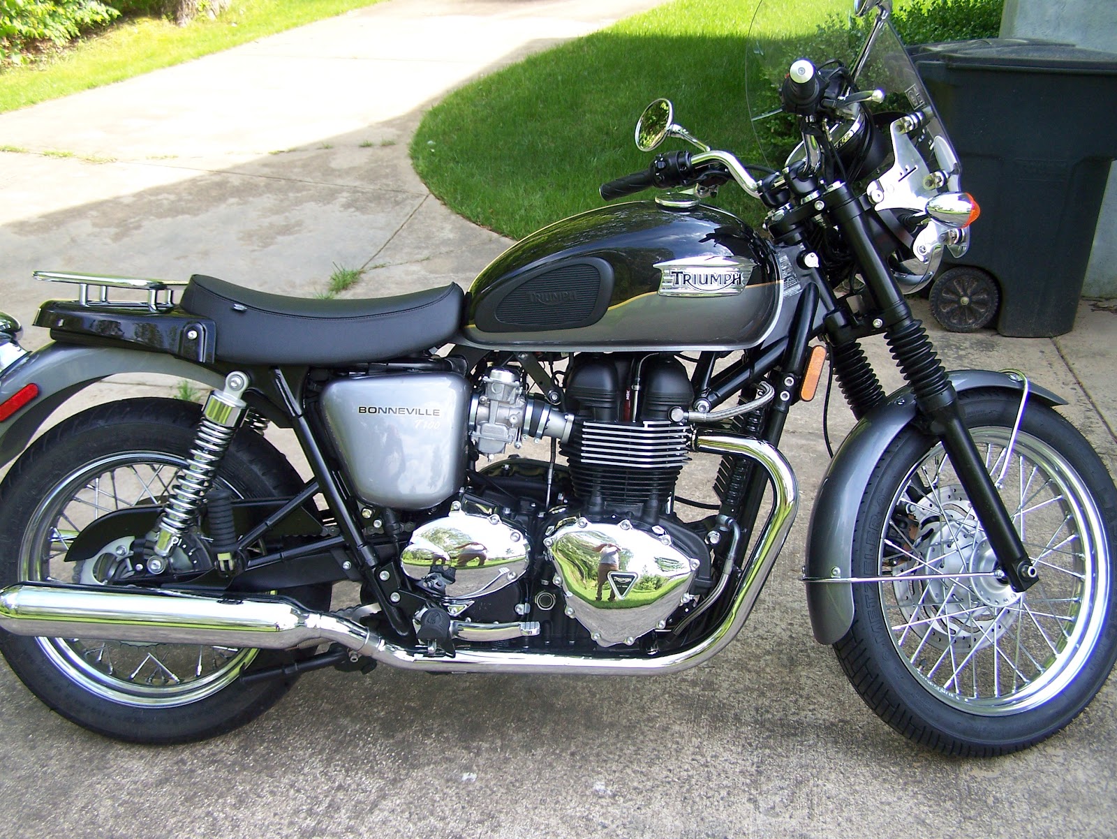 2012 Triumph Bonneville T100—Specs & Classic Charm