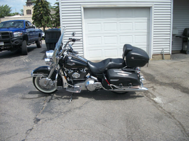 2001 Harley Road King Classic—Timeless Touring Style