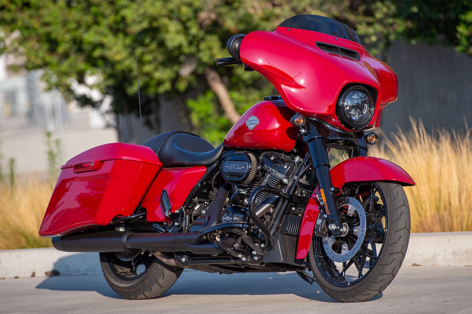 2010–2011 Touring Bikes—Electra Glide vs Cross Country