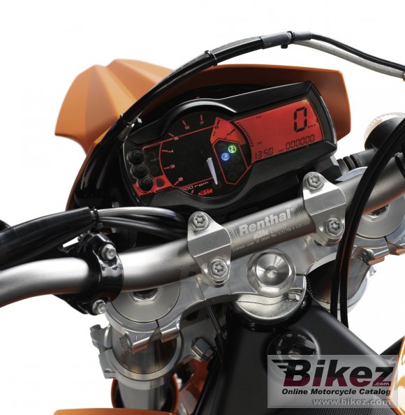 2008 KTM 690 Enduro R vs Duke—Which One Dominates?