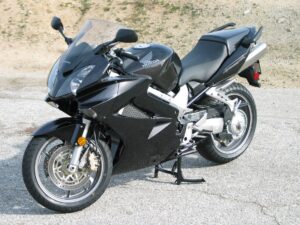 2003 Honda VFR800—Balanced Performance Explained