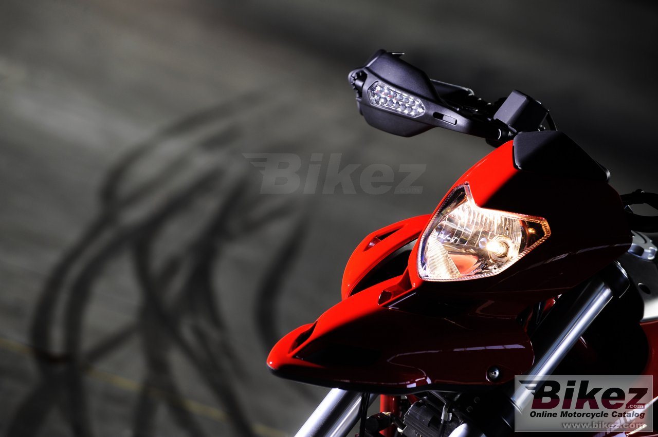2010 Ducati Hypermotard 796—Urban Fun Machine