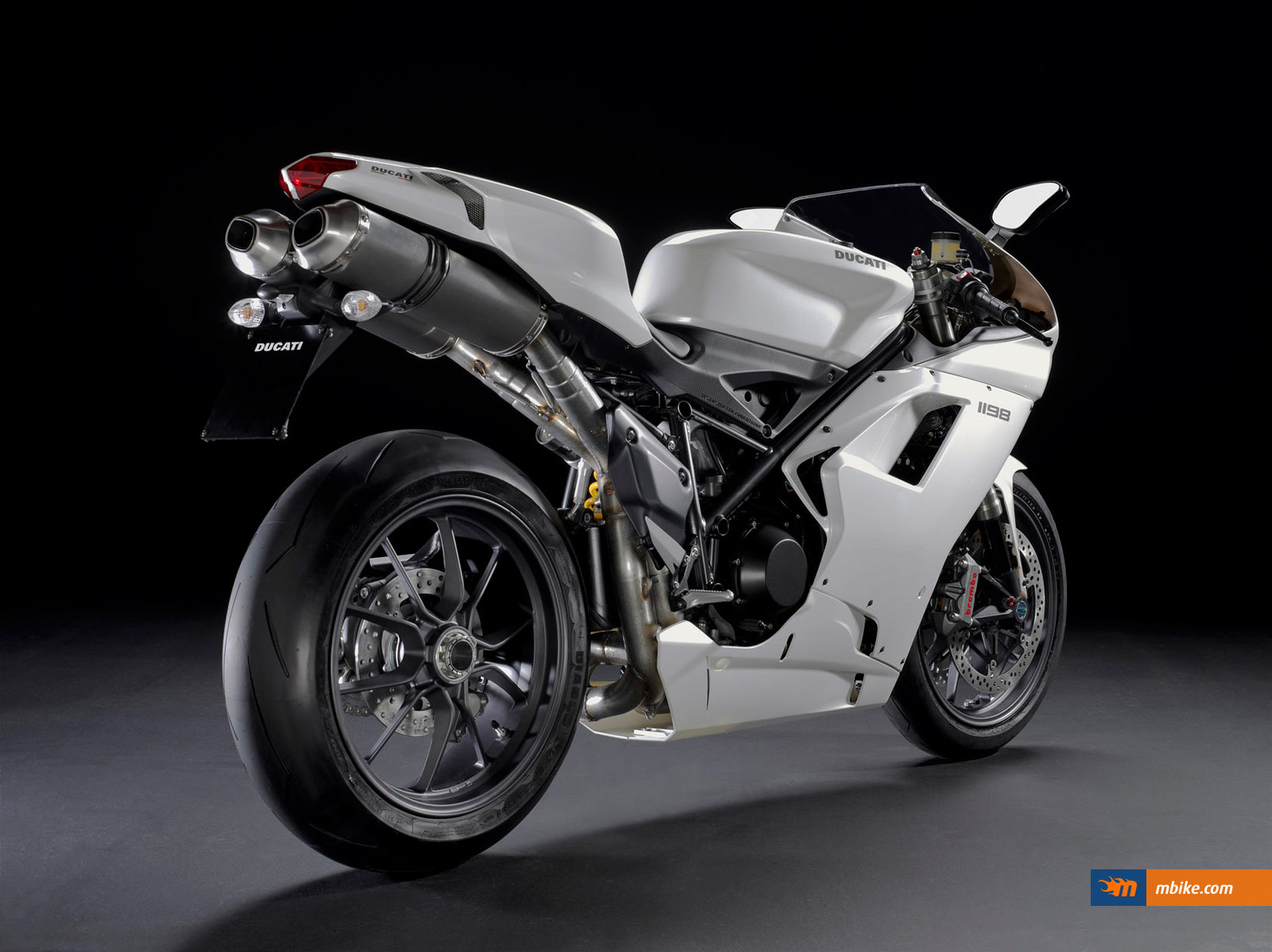 2008–2009 Superbike Battle—CBR1000RR vs GSX-R vs Ducati 1198