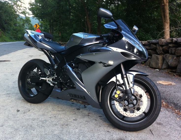 2004 Yamaha R1—Superbike Power & Real Performance