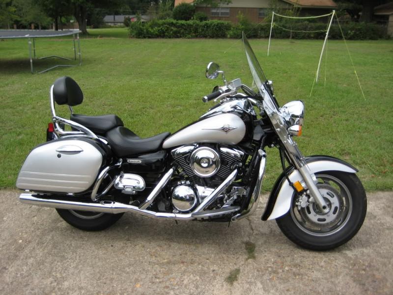 Kawasaki Vulcan 1600 Nomad—Built for Long Rides