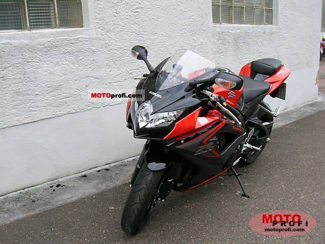 2008 GSX-R600 vs GSX-R750—Which One Dominates?