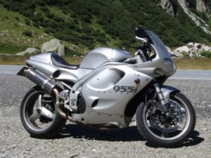 Triumph Daytona 955i Review—A Forgotten Legend