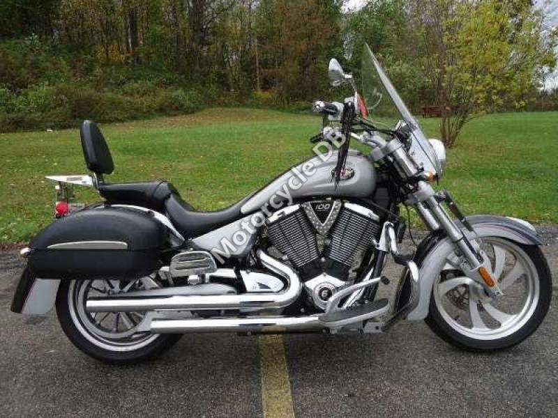 Cruiser Battle—Harley vs Victory vs Kawasaki (2005–2006)