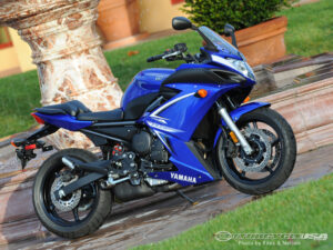 2009 Yamaha FZ6 vs FZ6R—Which One Is Better?