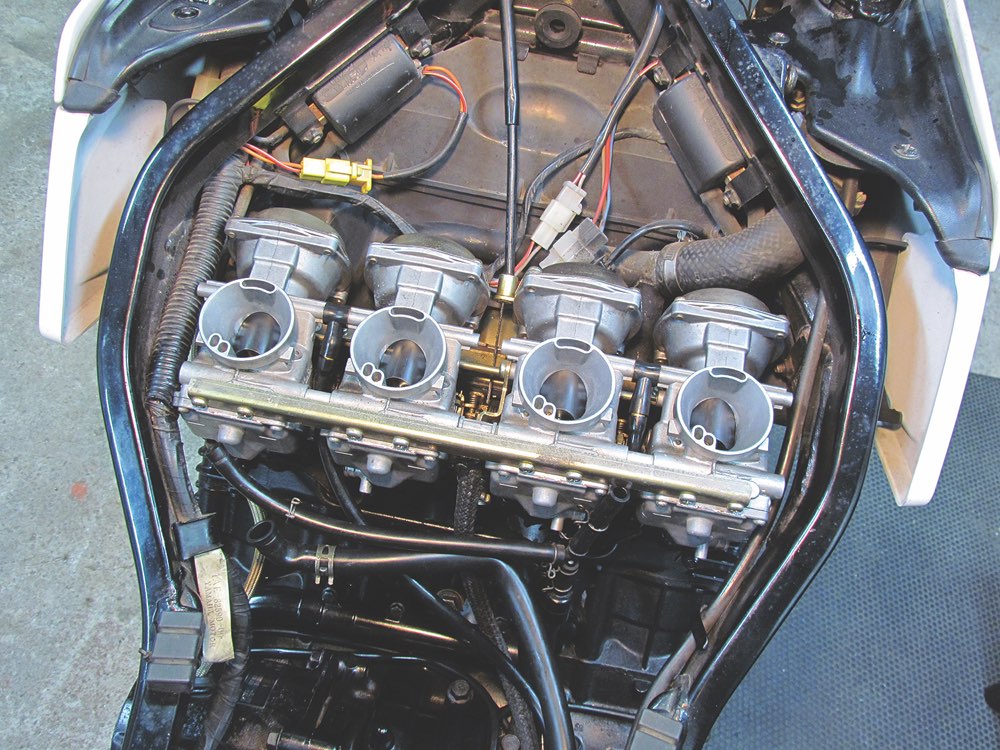 How to sync dual carburetors on a Chopper engine